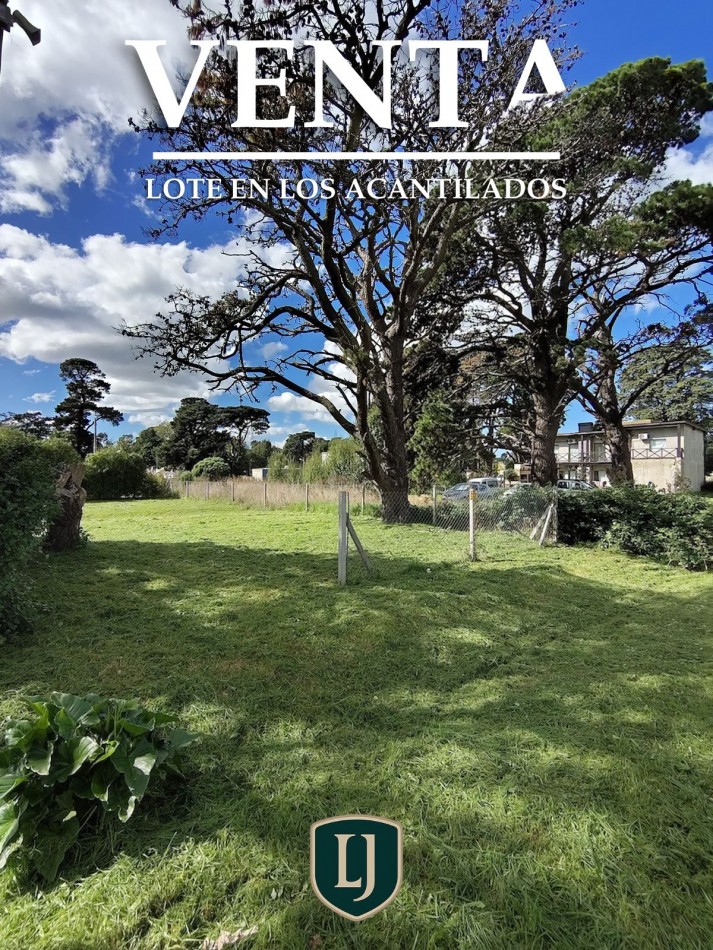 Vendemos Lote en Acantilados 