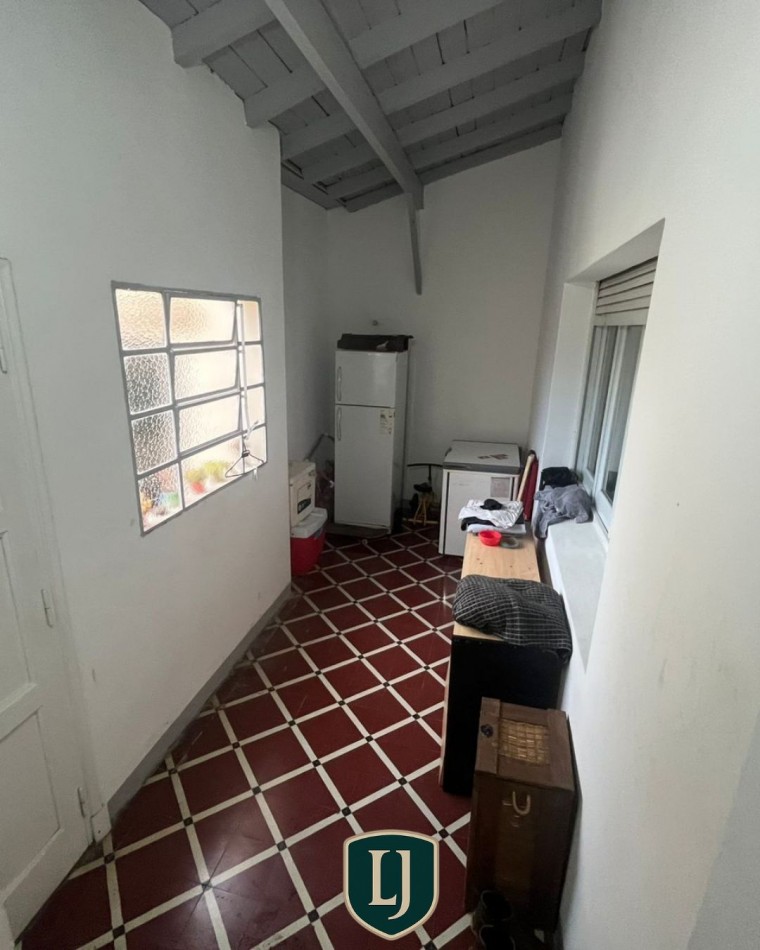 Importante Chalet sobre Av. Favaloro, Balcarce