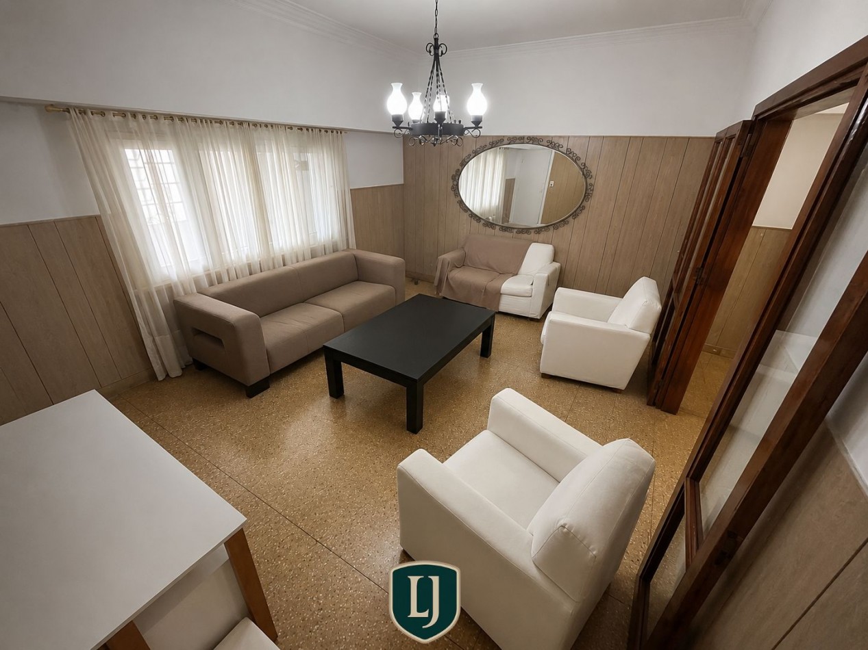 Importante Chalet sobre Av. Favaloro, Balcarce