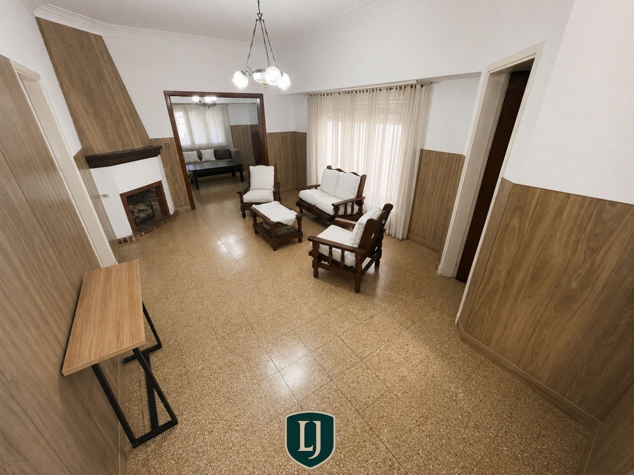Importante Chalet sobre Av. Favaloro, Balcarce