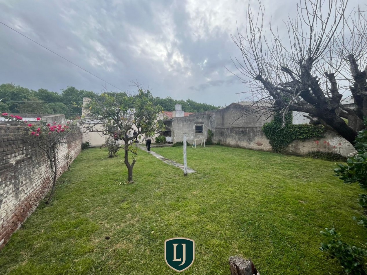Importante Chalet sobre Av. Favaloro, Balcarce