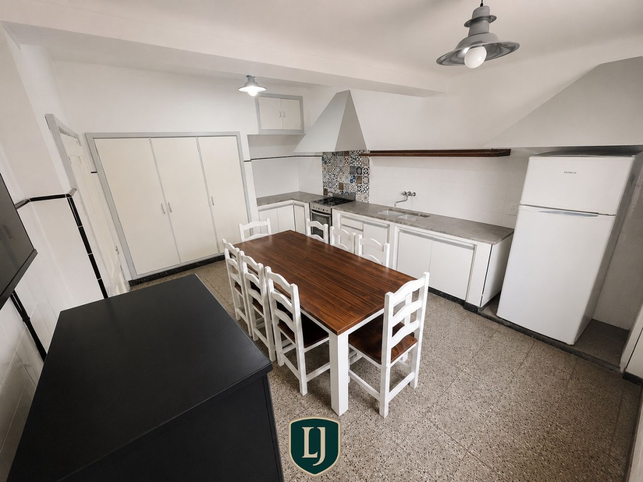 Importante Chalet sobre Av. Favaloro, Balcarce