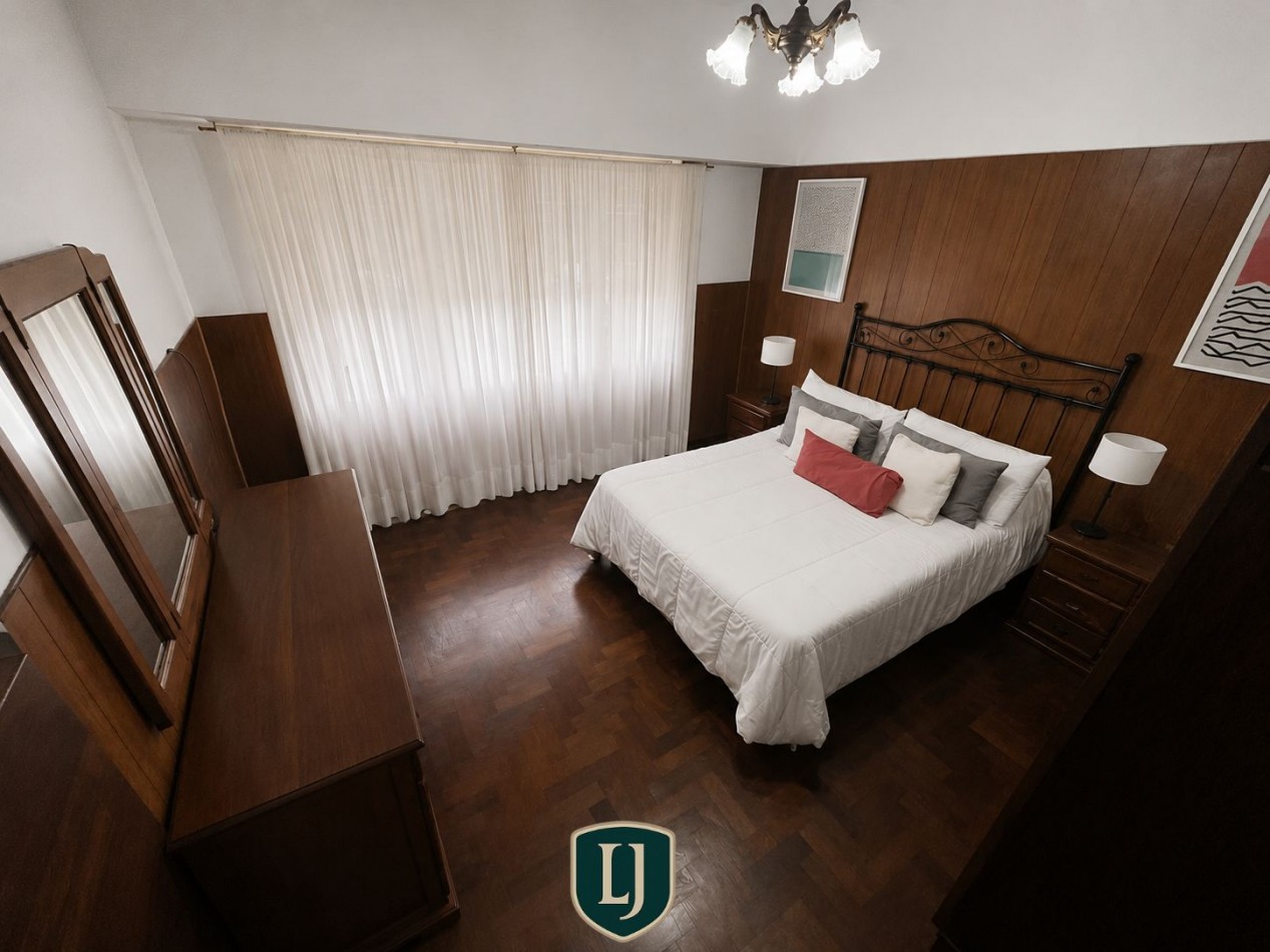 Importante Chalet sobre Av. Favaloro, Balcarce