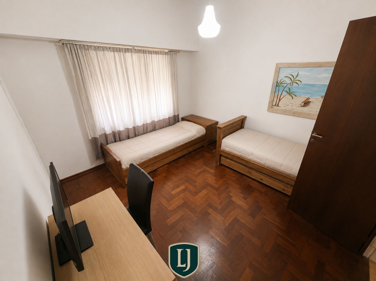 Importante Chalet sobre Av. Favaloro, Balcarce