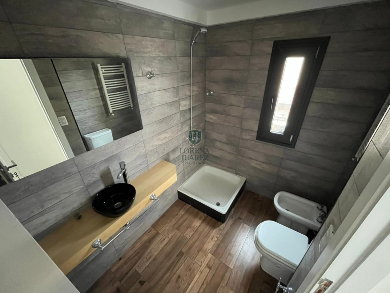 Vendemos excelente duplex en Constitucion